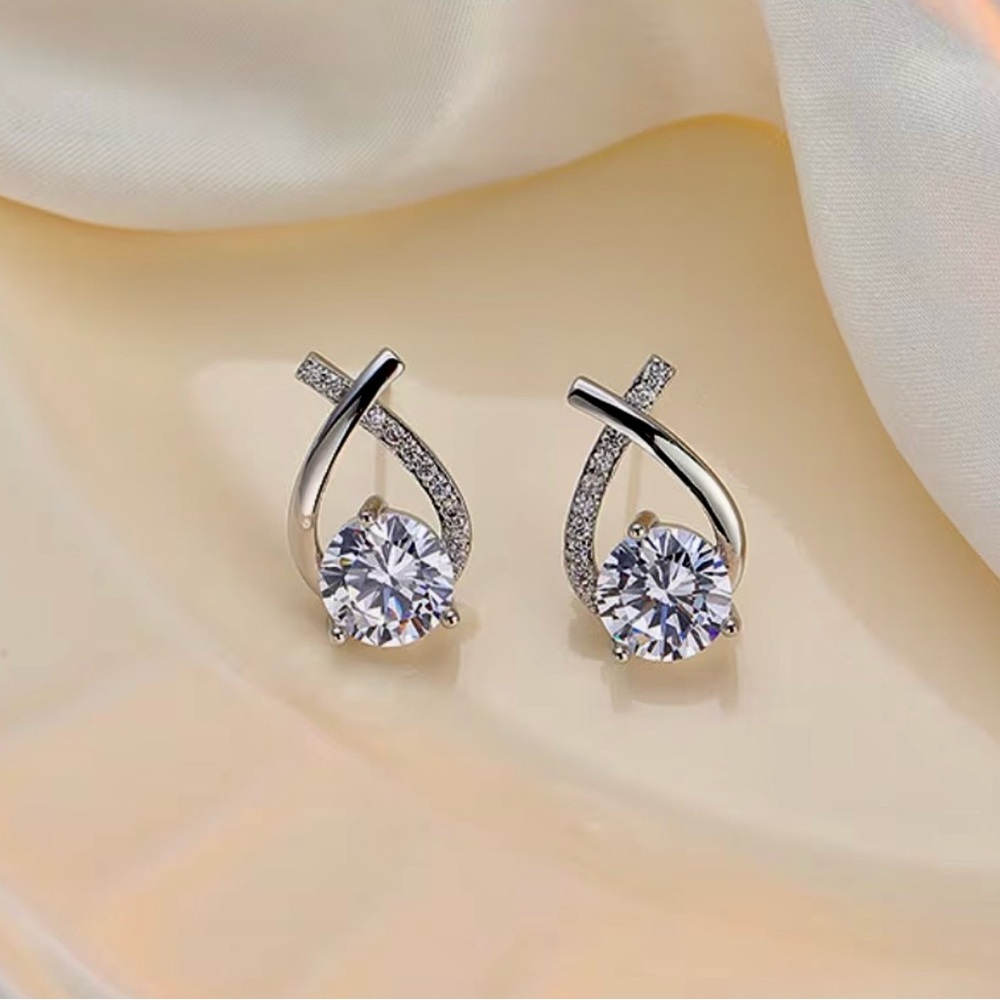 Sterling Silver Teardrop Stud Earrings Crystal Dainty Elegant Jewelry